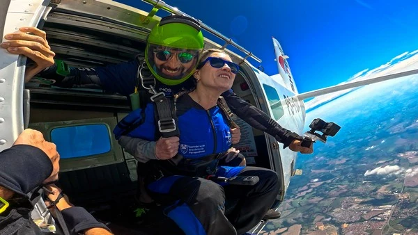 Experiência de salto paraquedas